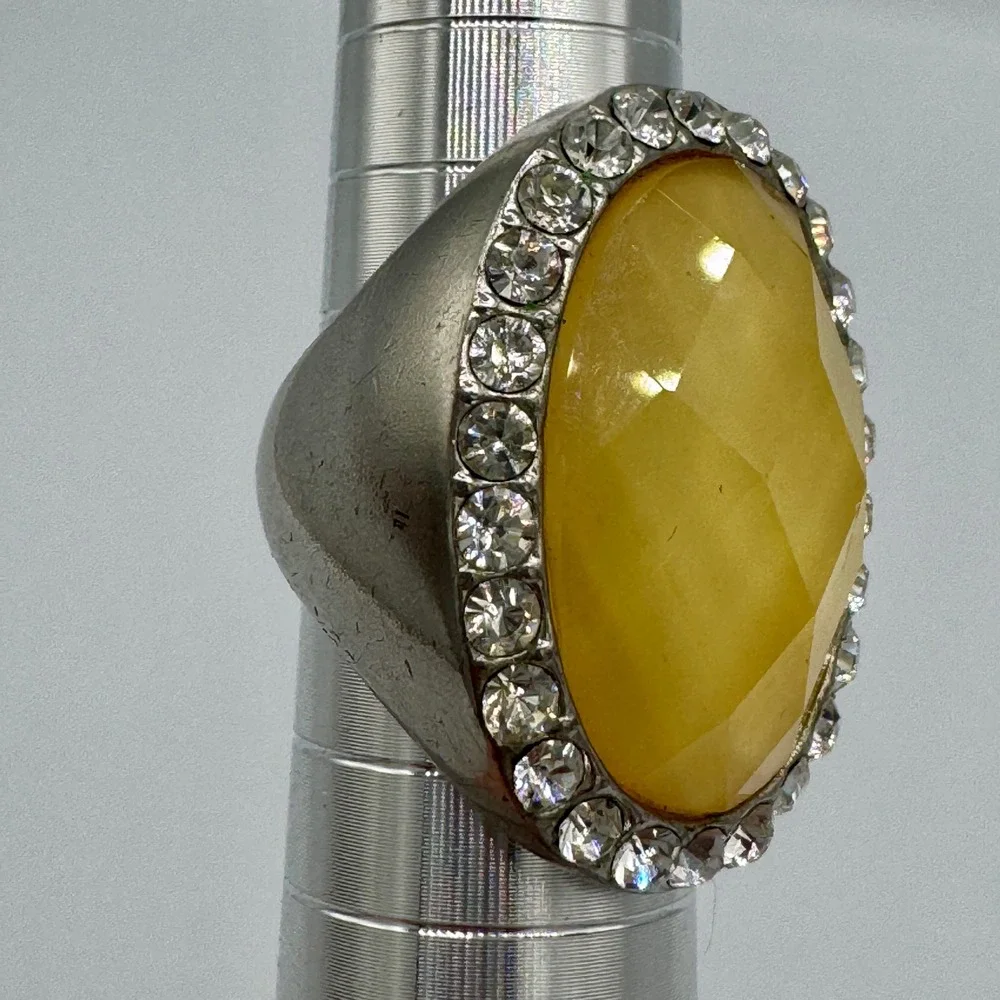 Yellow‎ Lucite Faceted Oval Rhinestone Halo Statement  Oversized Cocktail 7.5